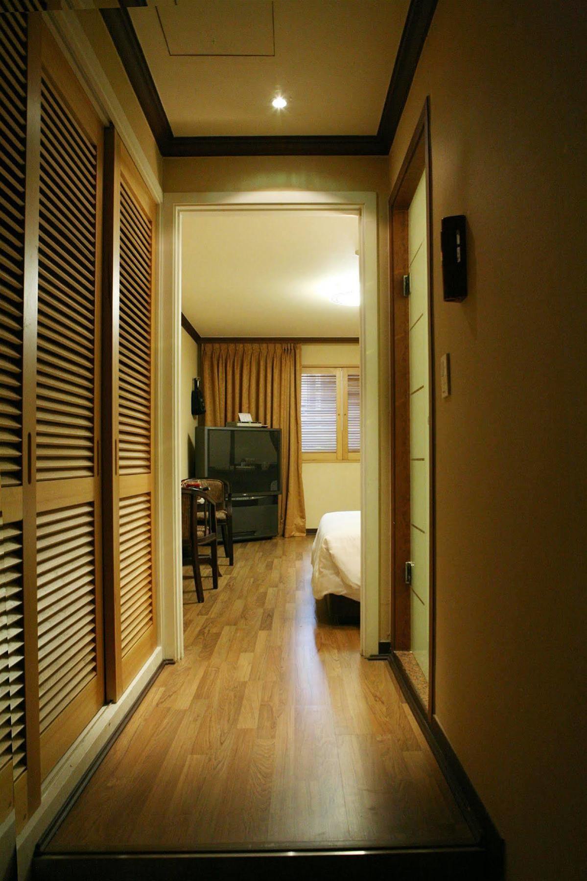 Jam Sil Tourist Hotel 3*