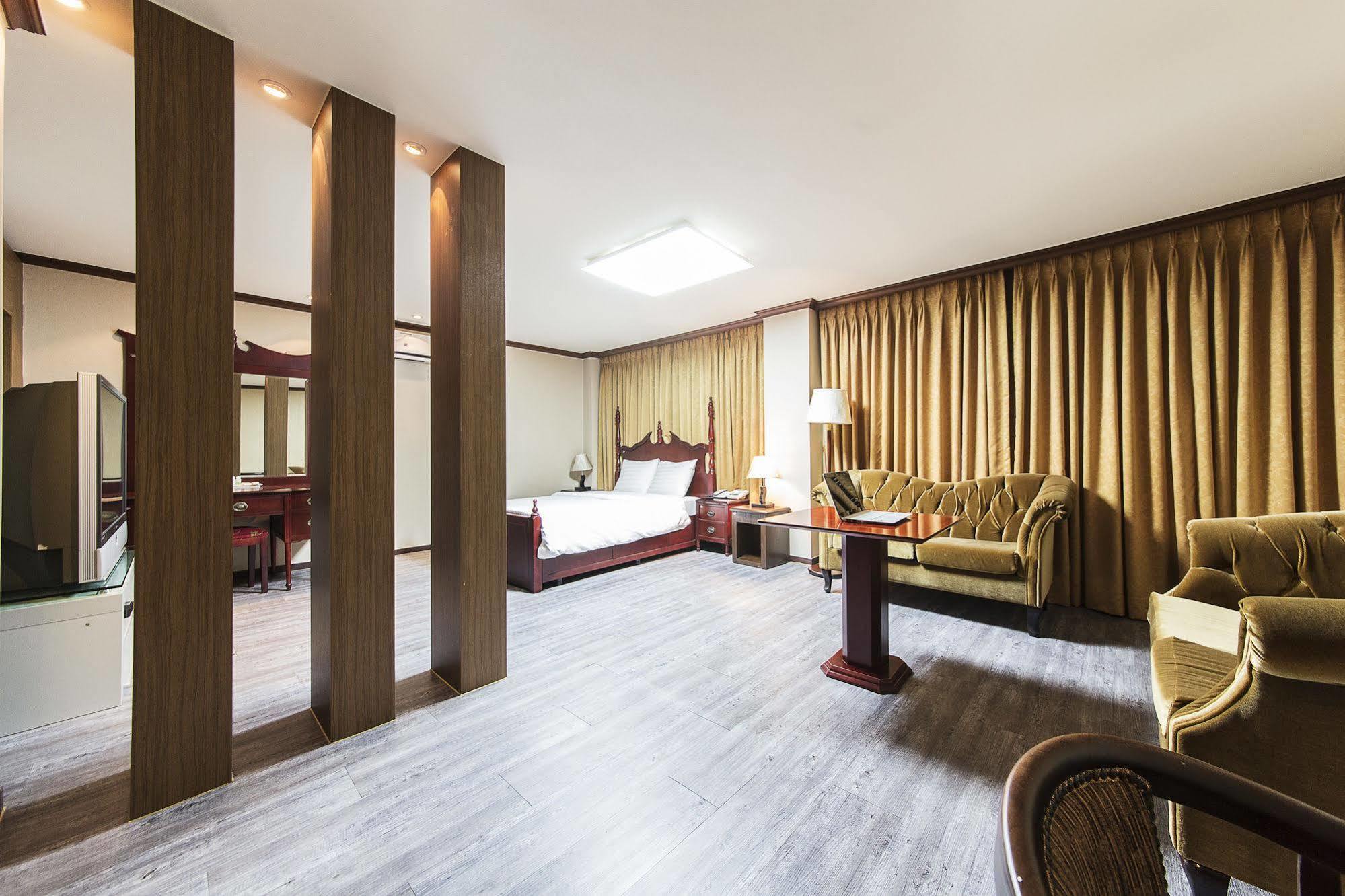 Hotel Jam Sil Tourist